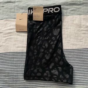 Nike pros woman’s dri fit training shorts